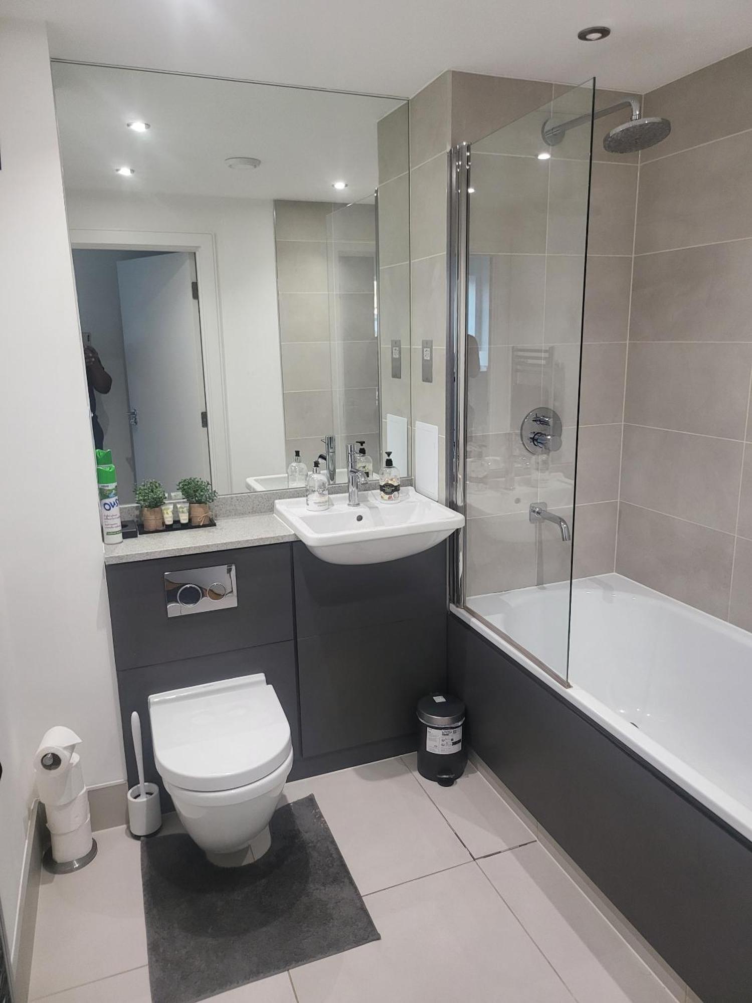 Kayz Lodge- Luxury Ensuite-Private & Shared Accommodation In A New House At The Olympic Village Overlooking Stratford Westfield And Tube Station Londres Chambre photo